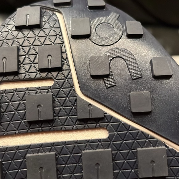 Brand new cloud horizon, lavender/ivory tennis shoes - Picture 11 of 15